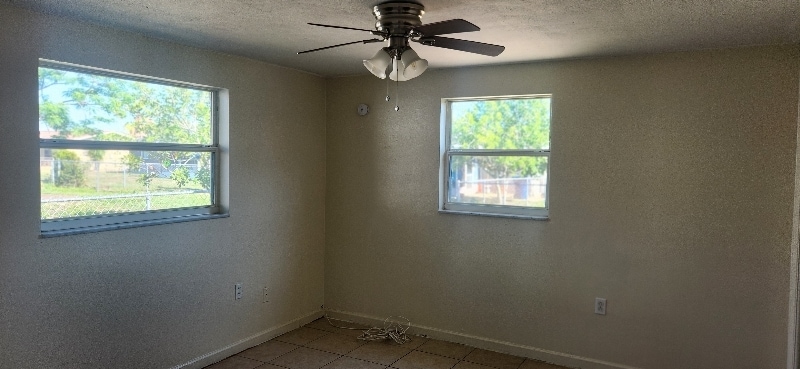 Building Photo - 3104 Primrose Dr