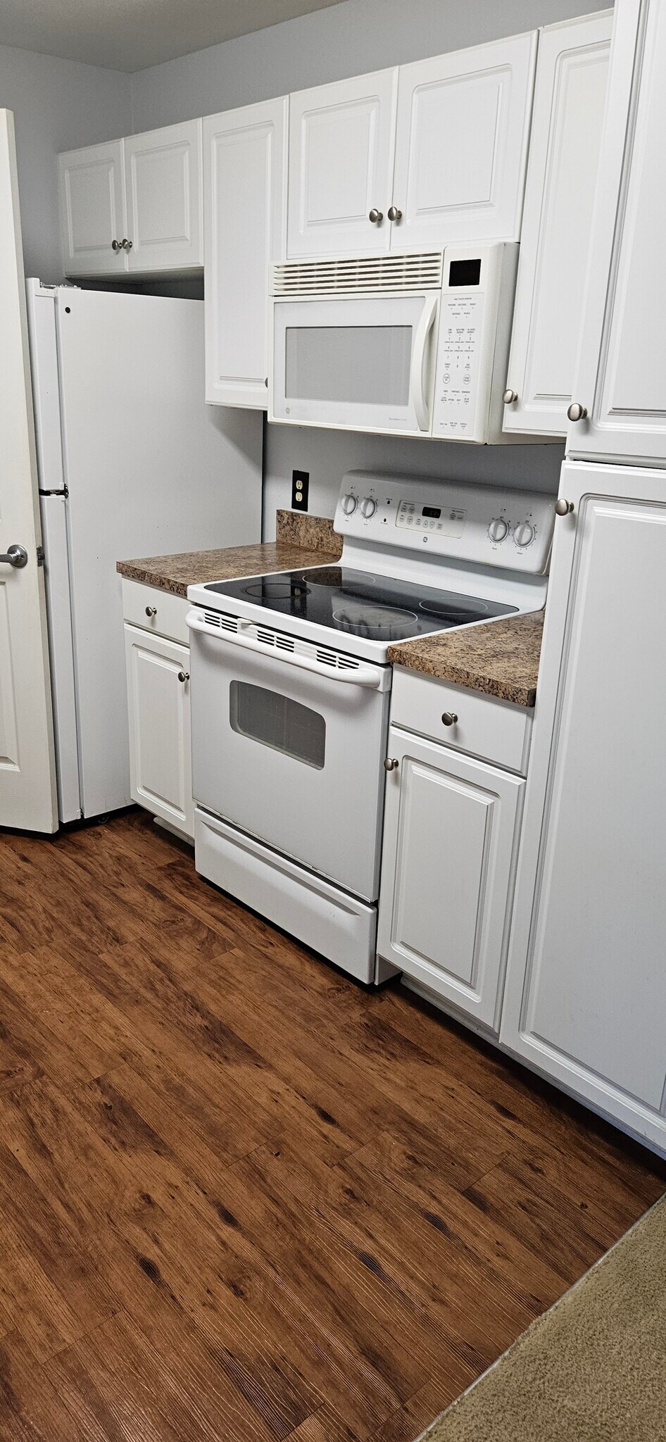 Building Photo - 4924 Bluffton Pky