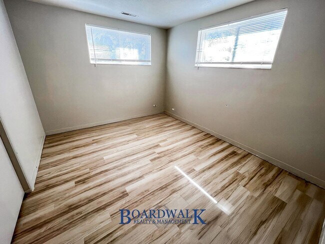 Building Photo - 3660 3325 W