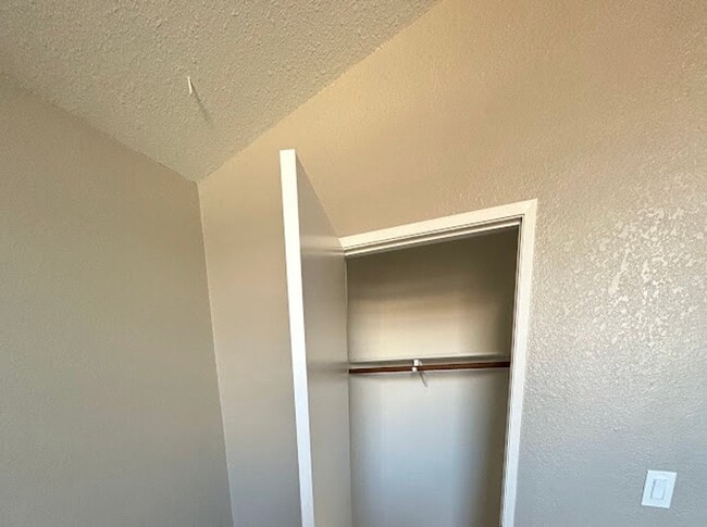 Building Photo - Pleasanton Shadow Cliffs, 3 Bed. 2.5 Bath, Near Top Schools!