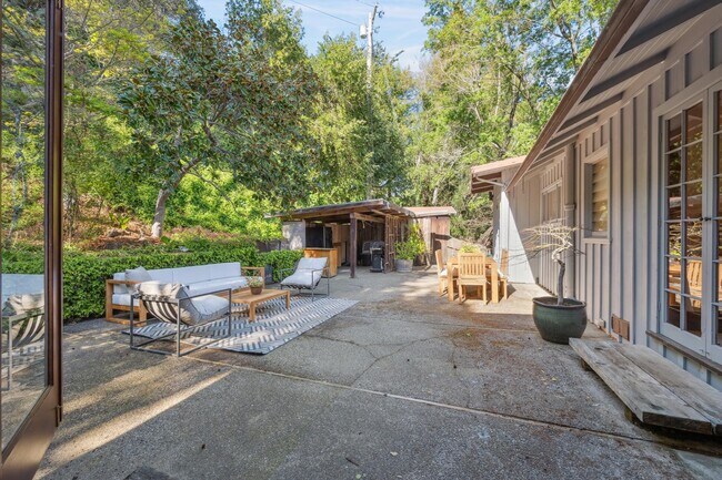 Building Photo - 45 Beverly Terrace