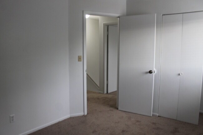 Building Photo - 6673 Provincial Dr