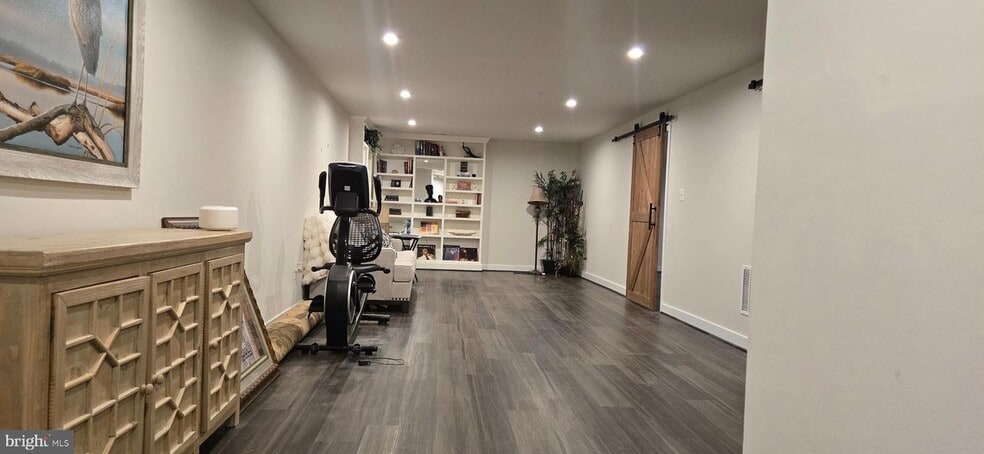 Building Photo - 6005 Calla Pl