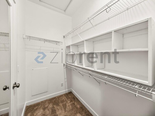 Building Photo - 156 Hass Ln