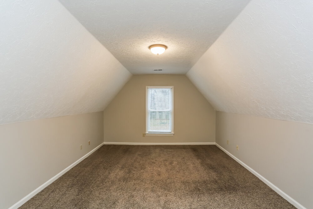 Building Photo - 8633 Meadow Green Dr