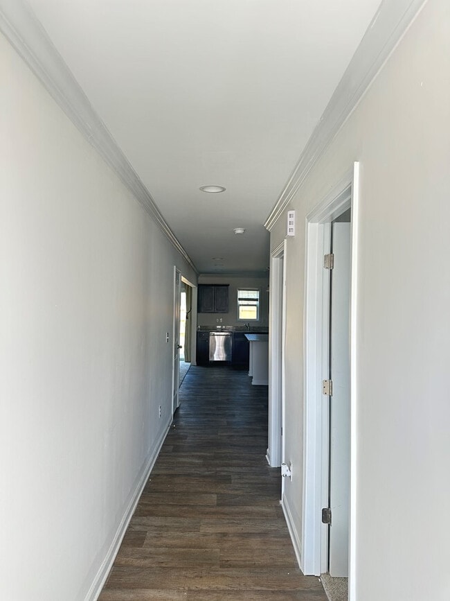 Building Photo - 1853 Ruger Dr