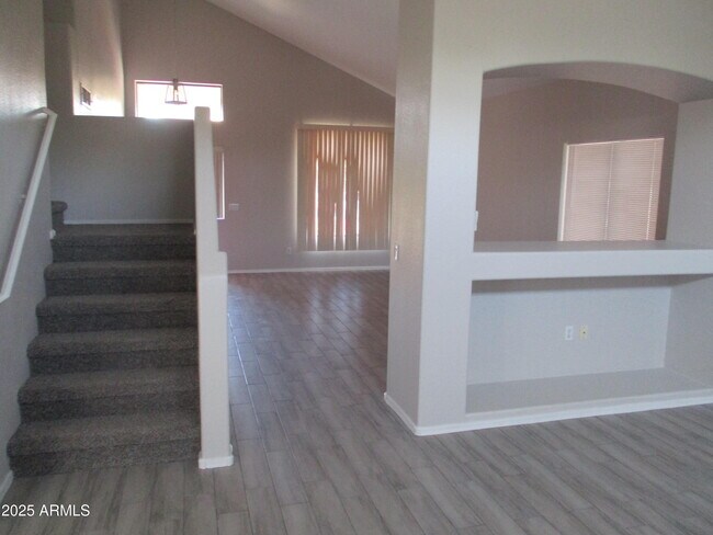 Building Photo - 10359 W Dana Ln