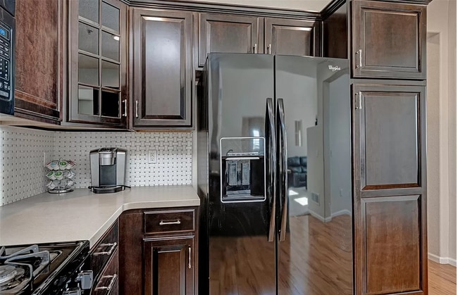 Building Photo - 9420 Loggia St