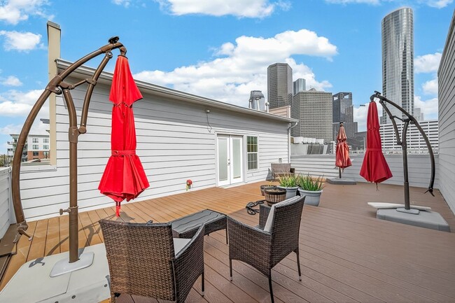 Building Photo - 724 Ruthven St