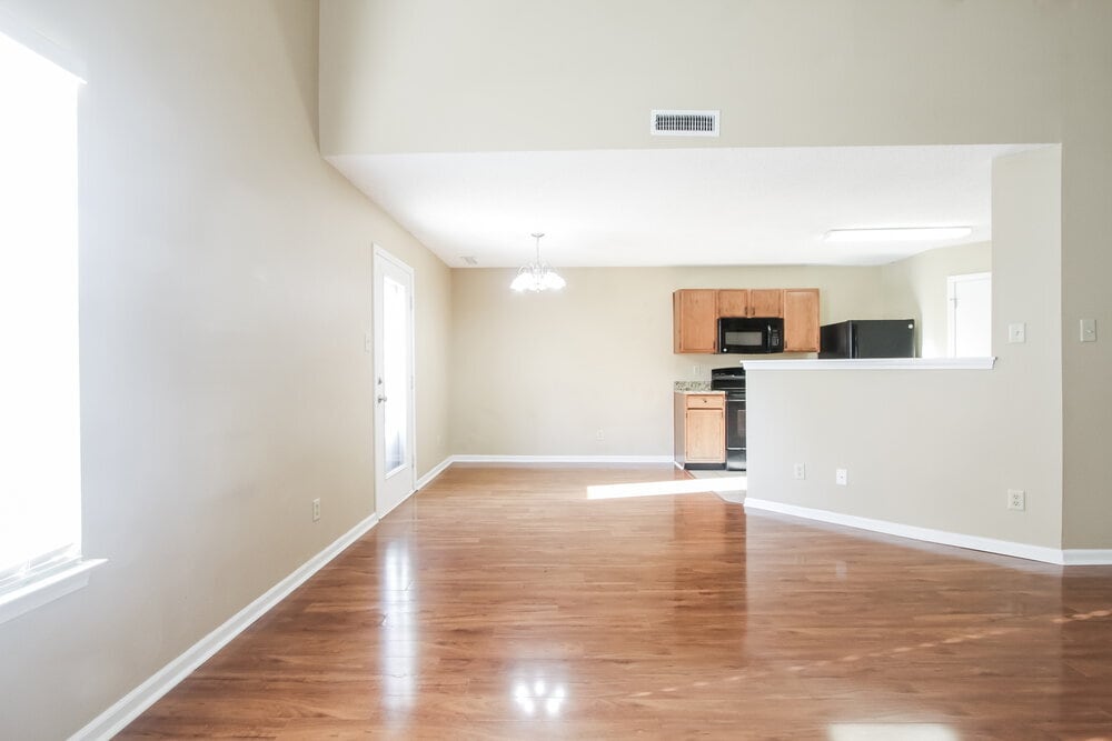 Building Photo - 10548 Glenayr Dr