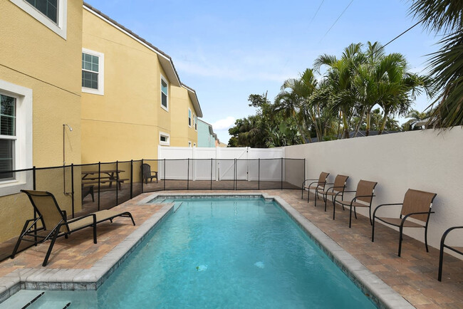 Building Photo - 132 Mediterranean Way