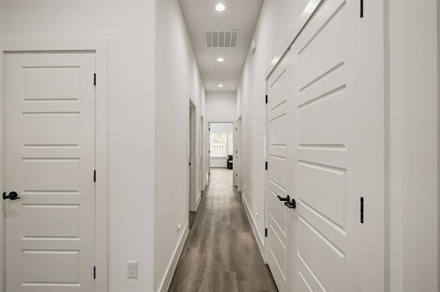 Building Photo - 2618 Carpenter Ave