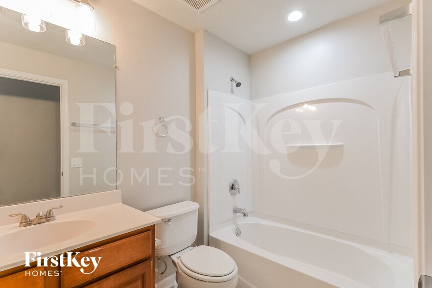 Building Photo - 9924 59th St E