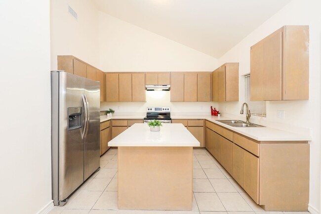 Building Photo - 1511 Don Camilo Blvd