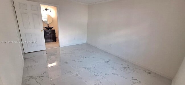 Building Photo - 15403 SW 107th Ct