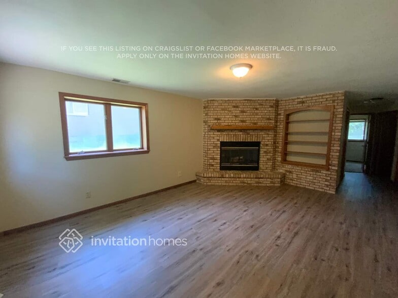 Building Photo - 8641 N Girard Ave