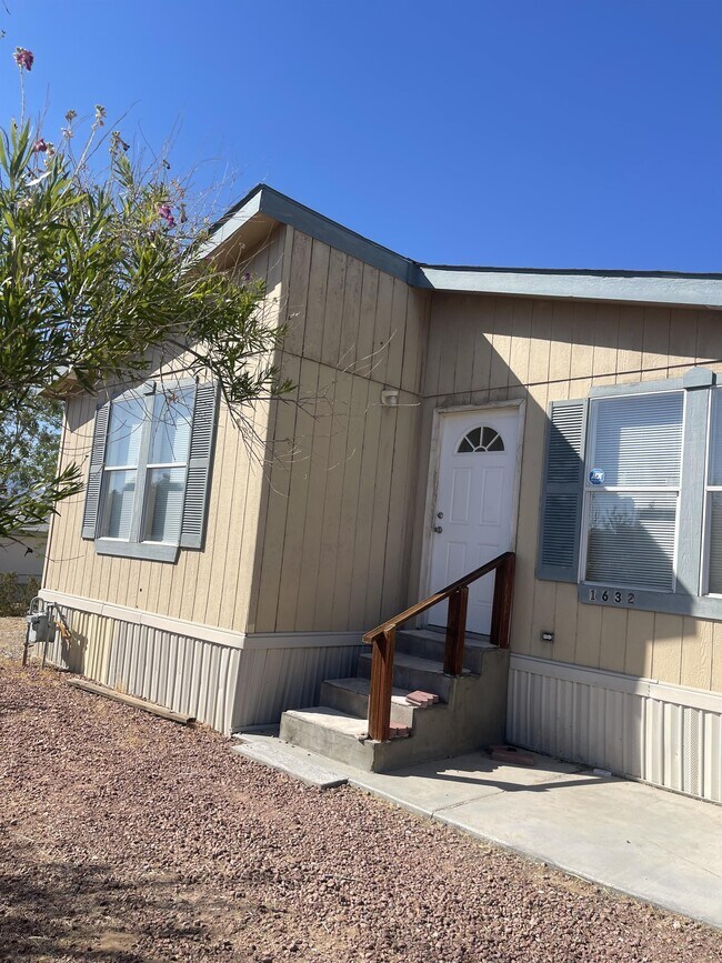Primary Photo - 1632 Sierra Vista Dr