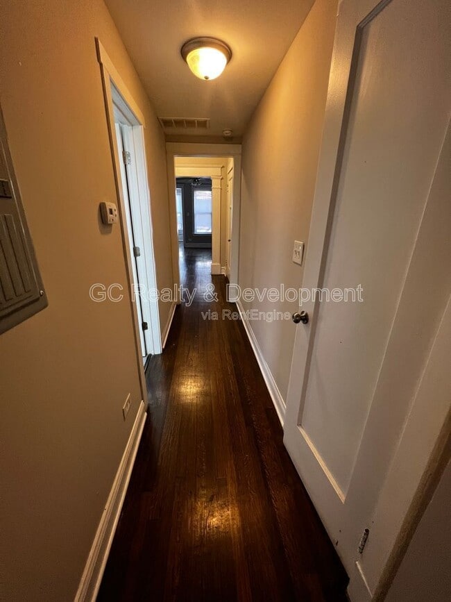 Building Photo - 6031 S Eberhart Ave