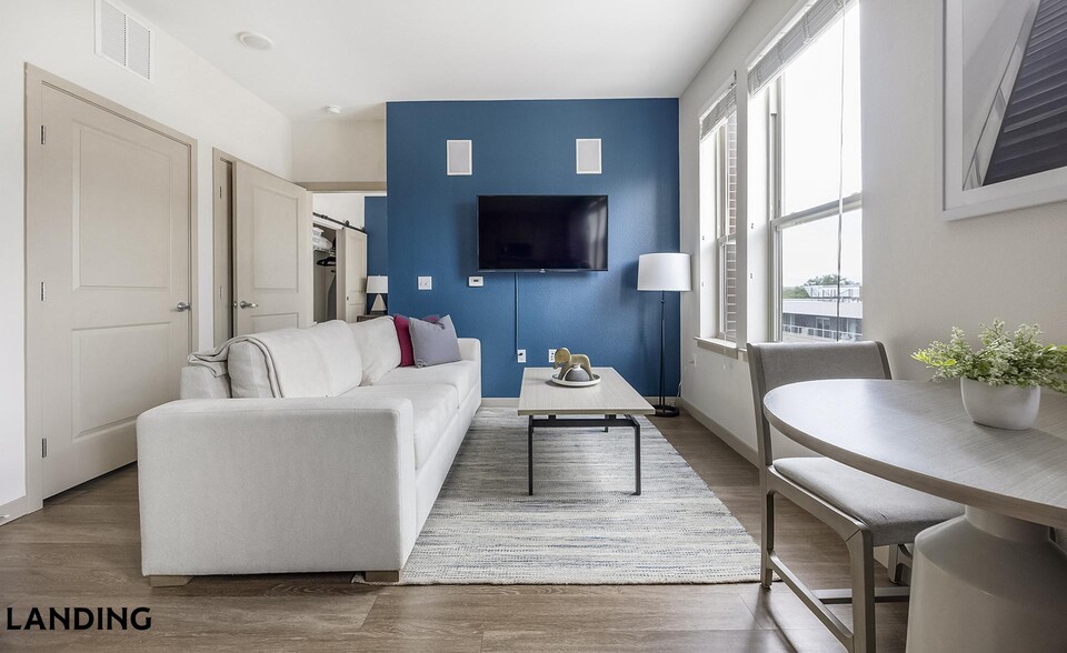 Building Photo - 1550 N Raleigh St