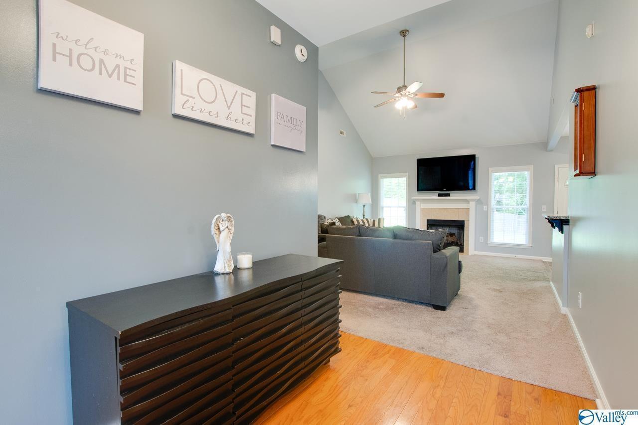 Building Photo - 2401 Ermine Dr
