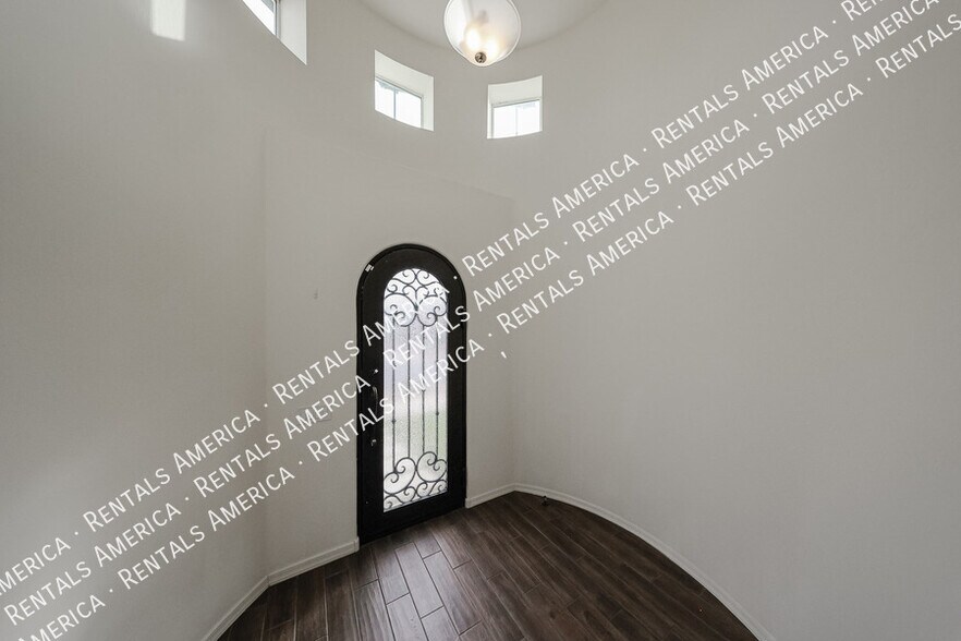 Building Photo - 22366 E Sentiero Dr