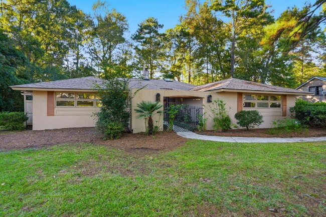 Building Photo - 815 Farm Quarter Rd