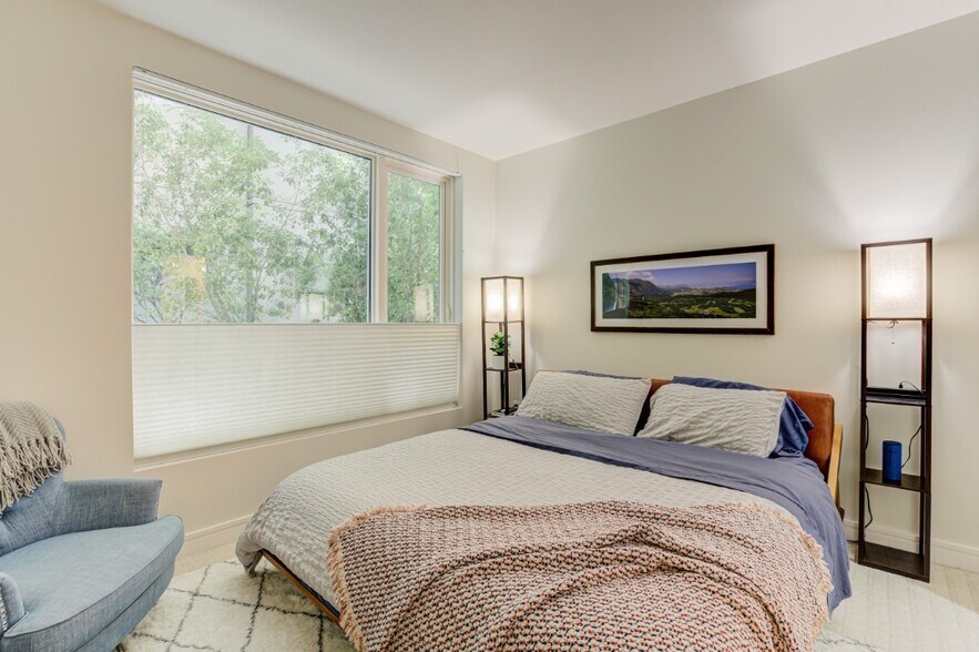 Building Photo - 631 Folsom St