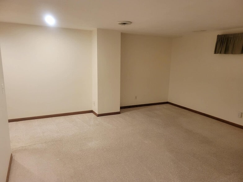 Building Photo - 3101 Dorchester Way