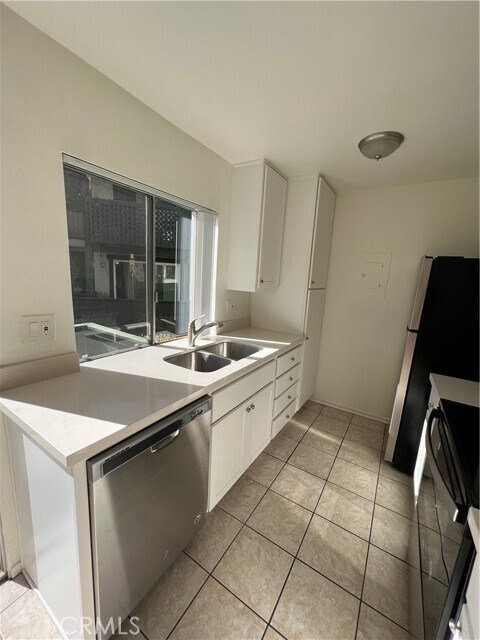 Building Photo - 23224 Orange Ave