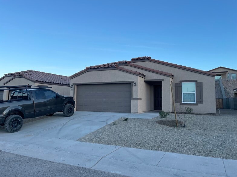 Primary Photo - 2408 Pesuna Dr