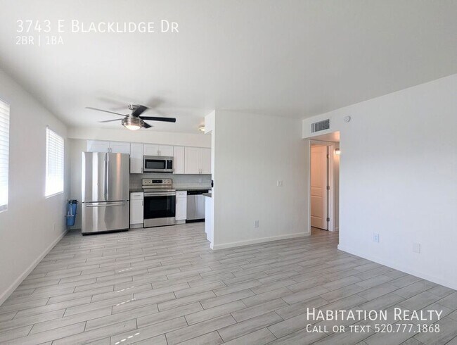 Building Photo - 3743 E Blacklidge Dr