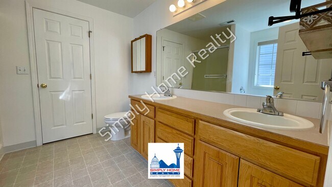 Building Photo - Step Inside To This Spacious & Comfortable 3-Bedroom Home!