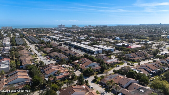 Building Photo - 2001 Parkside Pl