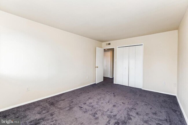 Building Photo - 7208 Donnell Pl