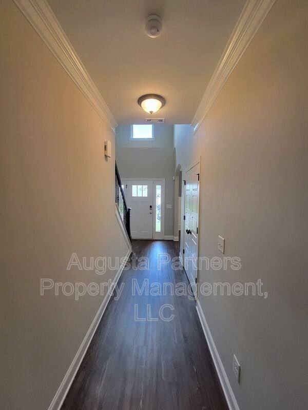 Building Photo - 257 Tulip Dr