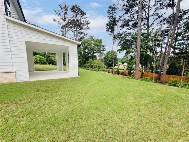 Building Photo - 2935 Ferncliff St