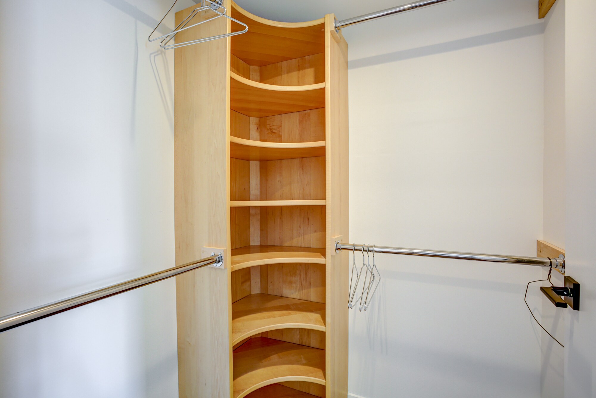 WALK IN CLOSET - 425 W Beech St