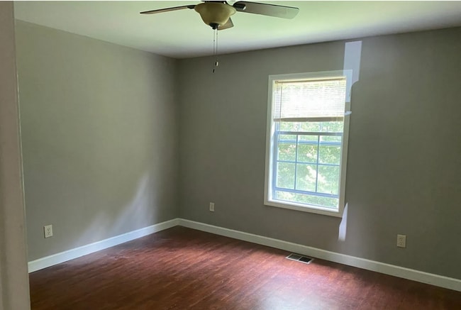 Building Photo - 2 BD/ 2 BA