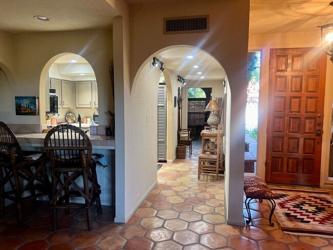 Building Photo - Furnished Golf Course Course Property