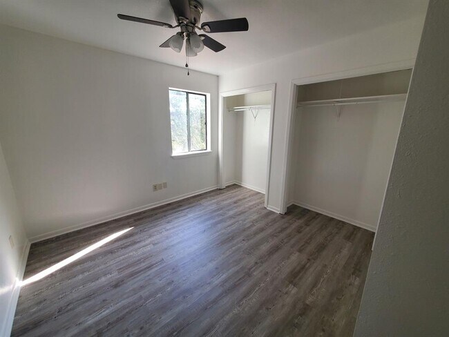 Building Photo - 8716 Clearbrook Trail