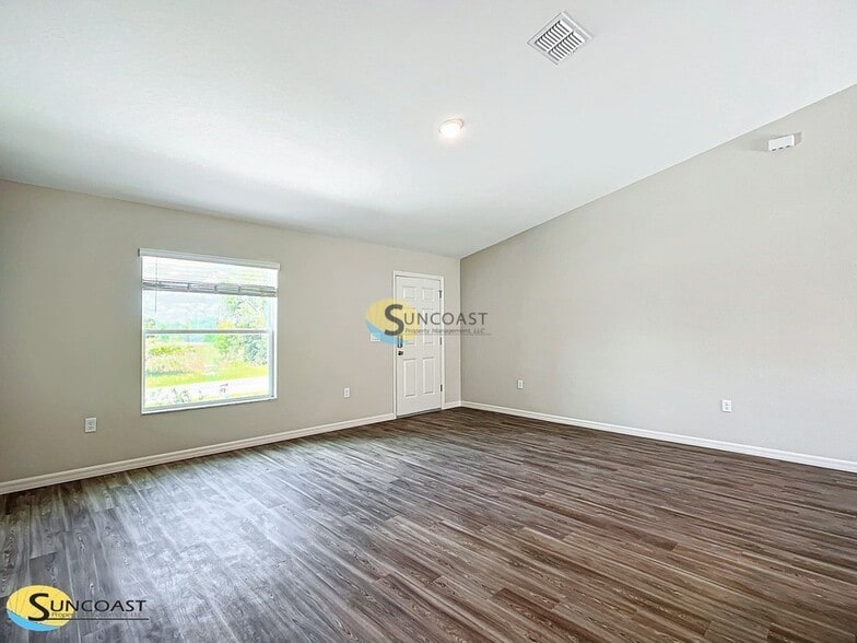 Primary Photo - 14 Pine Trce