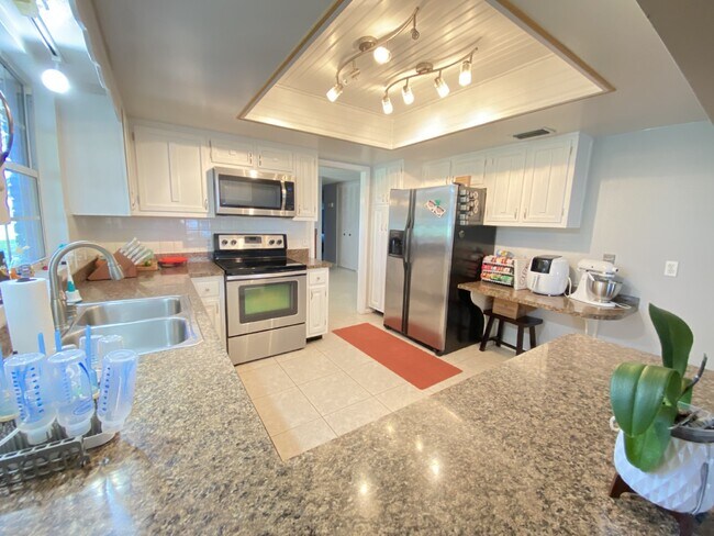 Building Photo - 2668 Bernice Ct