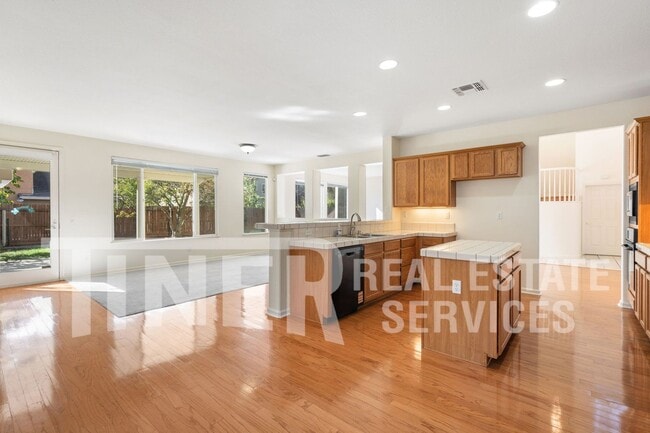 Building Photo - 9808 Spring View Way