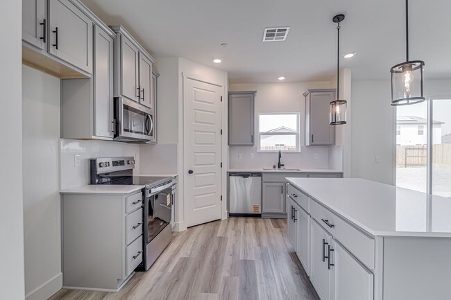 Building Photo - Villages of Gosford Home 4 bedroom 2 bath