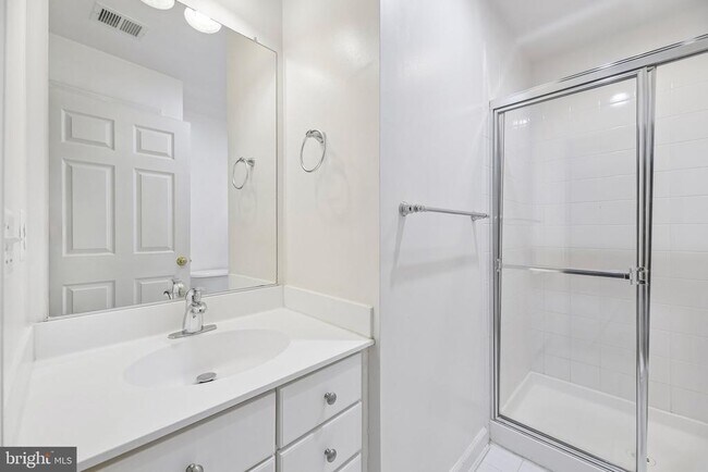 Building Photo - 7979 Vigne Ct