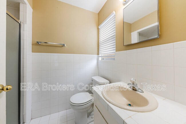 Building Photo - 106 Winn Ave