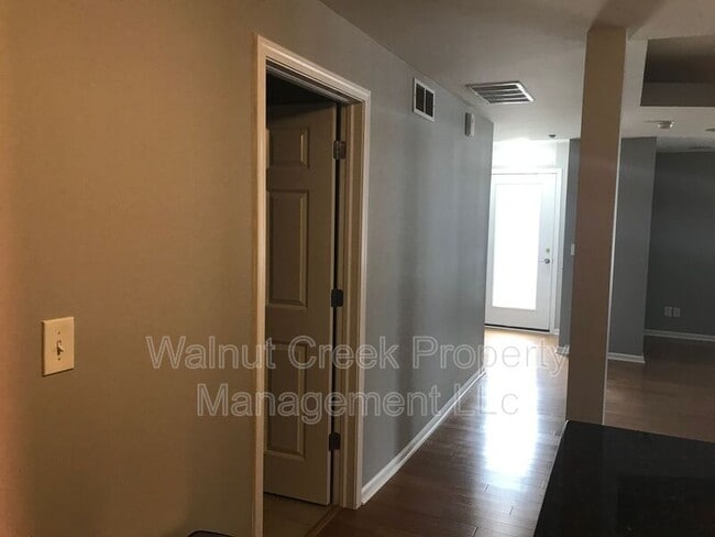 Building Photo - 7405 Battery Park Blvd