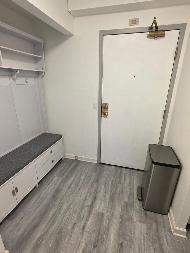 Building Photo - 1840 Huntington Blvd