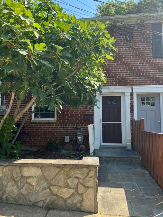 Building Photo - 209 Burgess Ave
