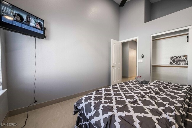 Building Photo - 1400 Castle Crest Dr